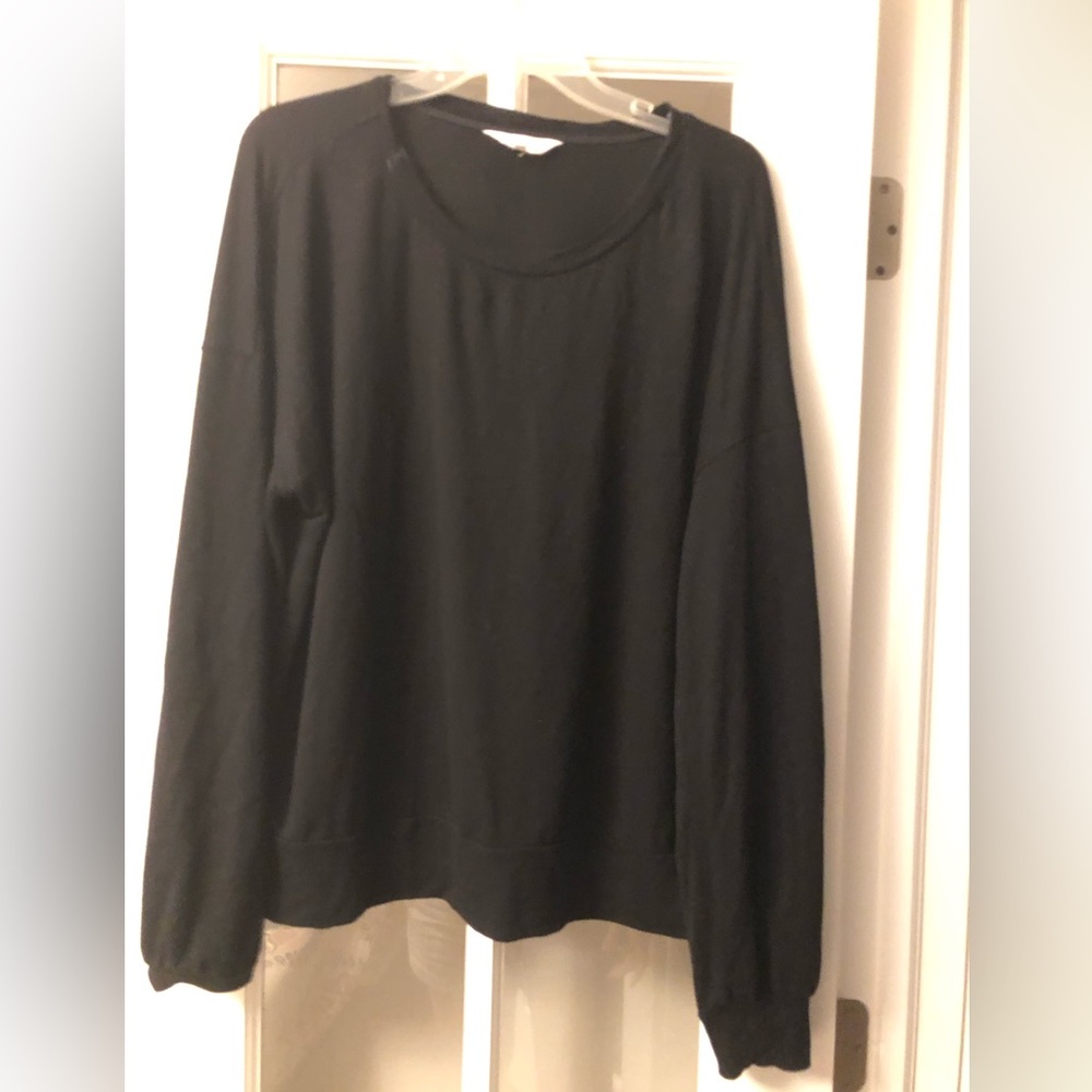 SOMA wknd black sweatshirt size XL